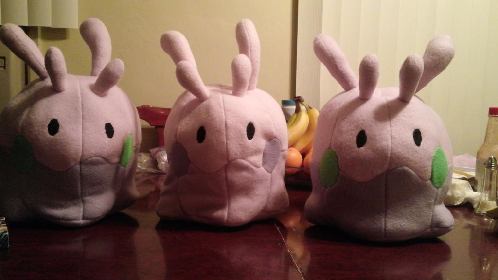 goomy_goomy_goomy_by_carlitosbob-d6wwyr5.jpg